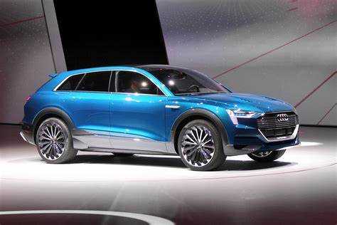 Система мультимедиа и интеграция с мобильными устройствами