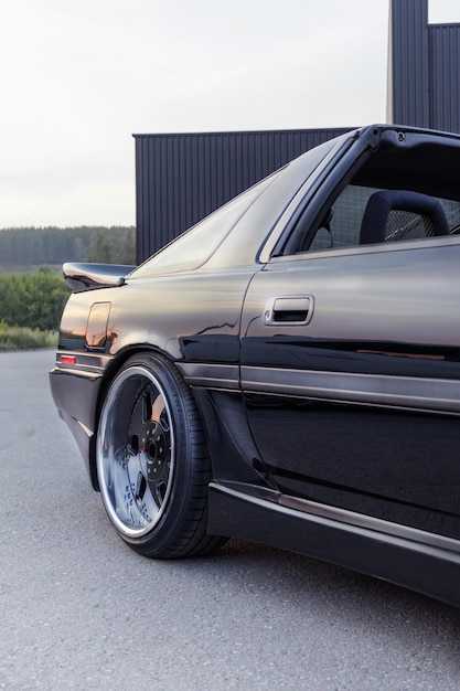 Монтаж пластиковых накладок на пороги: последовательность действий